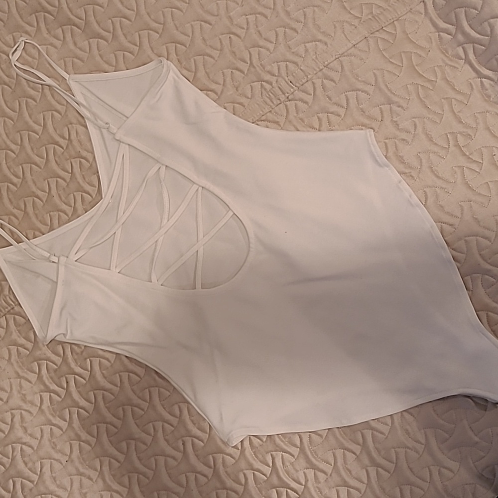 Backless Criss-Cross White Bodysuit - Picture 3 of 7